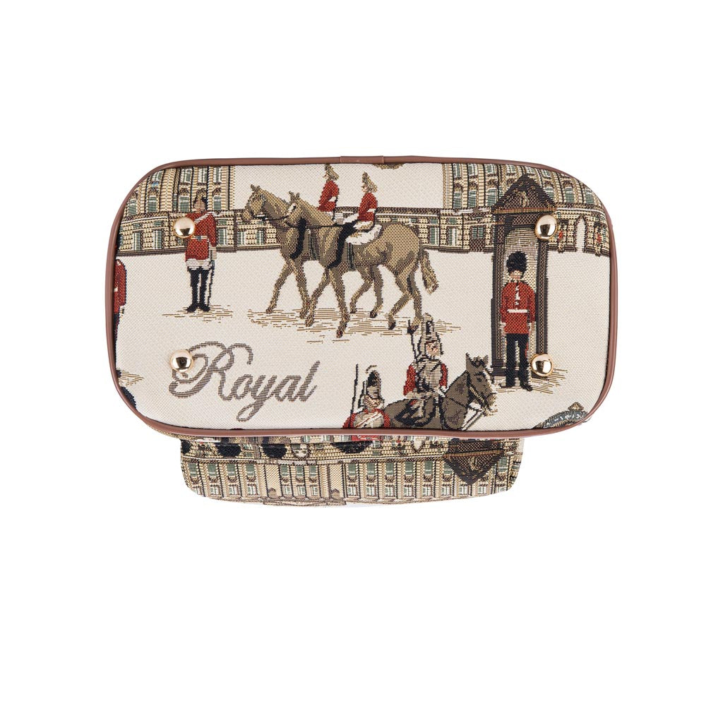 Royal Guard Womens Casual Backpack | Signaretapestry.com  display picture 2